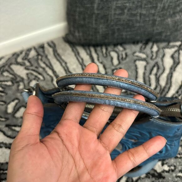 Patricia Nash Vintage Veg Tan Cut Out Tooling
Safflower BLUE - Picture 11 of 13